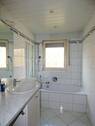 Tageslichtbad mit Wanne - 