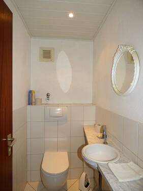 Separate Toilette - 