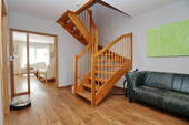 Flur + Treppenhaus - 