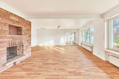 Wohnen / Essen mit Kamin EG - 