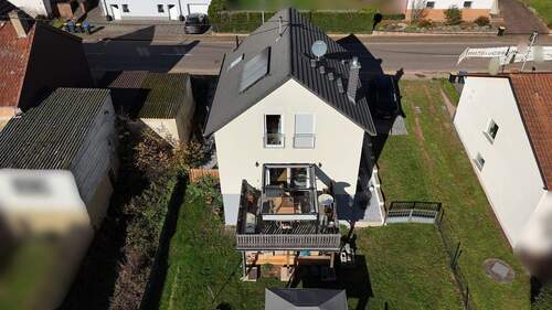 Titel - 6 Zimmer Einfamilienhaus zum Kaufen in Saarwellingen