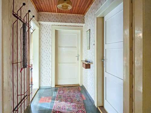 Flur EG - 5 Zimmer Einfamilienhaus zum Kaufen in Münchberg