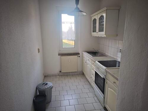 Küche - ++ RESERVIERT ++ 2 RWG mit kl. EBK in Regis-Breitingen - 1OG