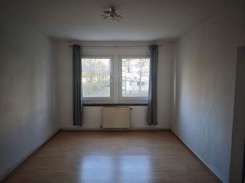 Wohnzimmer - 1 Zimmer Etagenwohnung zur Miete in Regis-Breitingen