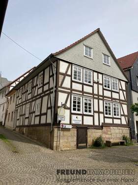 Ansicht vorn und seitlich.jpeg - Büro in Neukirchen zum Kaufen