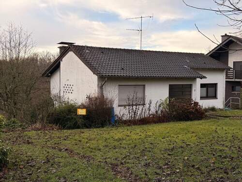 Zweifamilienhaus 2 - Mehrfamilienhaus, Wohnhaus in Windeck