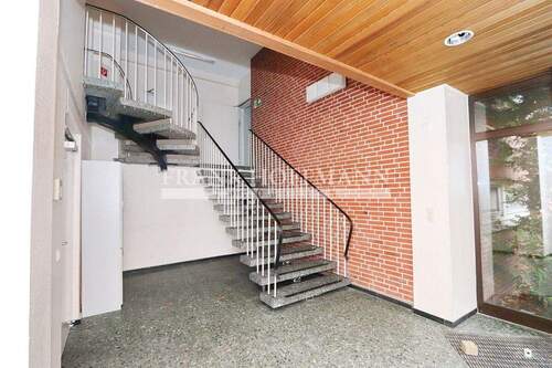 M1556-1 Treppenhaus EG - 