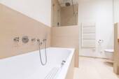 Vollbad - 5 Zimmer Etagenwohnung in Hamburg-Winterhude