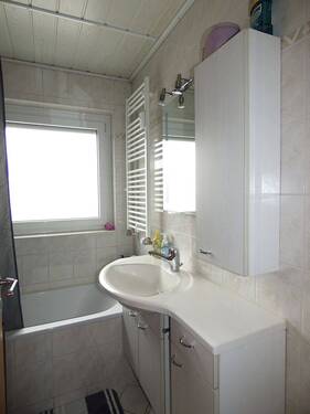 Tageslichtbad mit Wanne - 