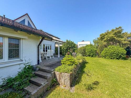 Terrasse nach hinten - 9 Zimmer Einfamilienhaus in Offenburg