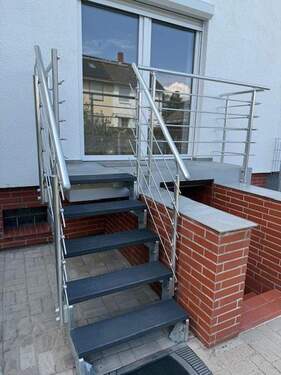 Treppe Freisitz zum Garten - 