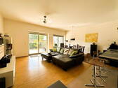 Wohnzimmer Bild 1 - 4 Zimmer Etagenwohnung zum Kaufen in Fürth