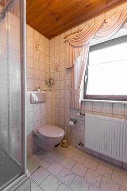 Gäste-Bad/-WC - Einfamilienhaus mit 203,00 m&sup2; in Limburg an der Lahn zum Kaufen