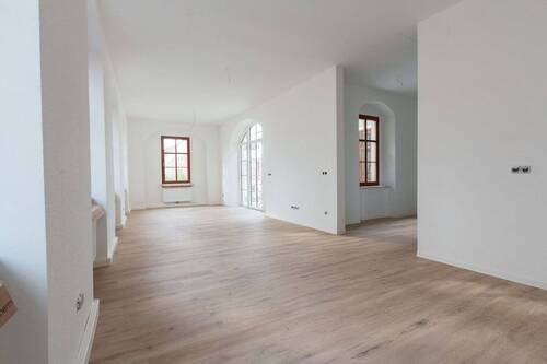 Wohnraum 1 während Sanierung - 4 Zimmer Etagenwohnung zur Miete in Oschatz