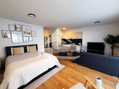 Wohn- und Schlafzimmer - Moderne Wohnung für Singles mit Einbauküche, Bad und Abstellraum