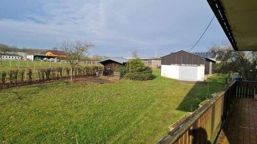 Grundstück rückseitig - 