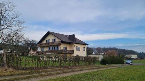 Rückansicht - Großes Familienzuhause mit separater Wohnung in herrlicher Ruhlage! L - Vianden 12min!