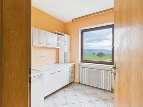 Vorratsraum 1.OG - Mehrfamilienhaus, Wohnhaus mit 300,00 m&sup2; in Nusbaum zum Kaufen