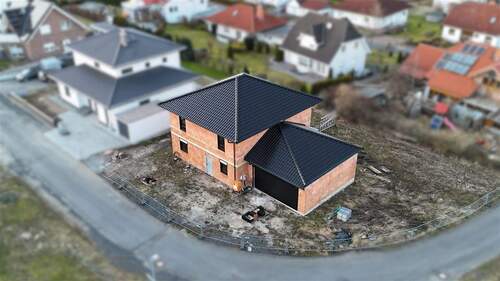 Ansicht vorne - Attraktives Neubauhaus mit viel Gestaltungsspielraum, Doppelgarage und großem Grundstück