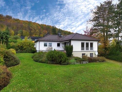 Gartenansicht - Gepflegter Bungalow mit großzügigem Grundstück in Südausrichtung