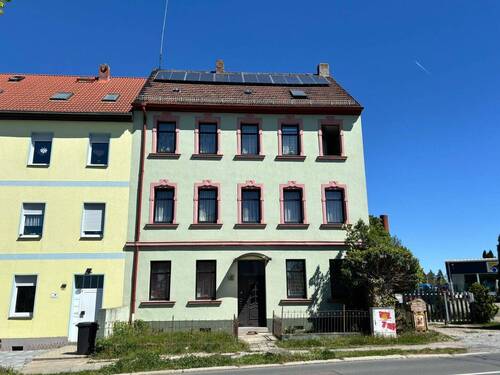 Außenansicht - Sanierungsbedürftiges Mehrfamilienhaus in Weißenfels mit Entwicklungspotenzial