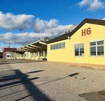 *TOP-PREIS & VIEL PLATZ* Vielseitig nutzbare Halle mit ca. 7.600m² großem Grund, Nutzfl. ca. 3.000m², Freifläche ca. 3.000m² - Haßfurt