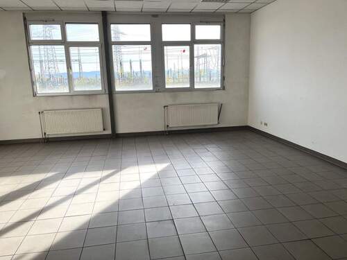 Büro/Sozialfläche mit Fliesenboden - 