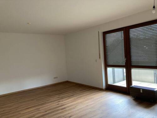 Wohnzimmer - 2 Zimmer Etagenwohnung in Wendelstein