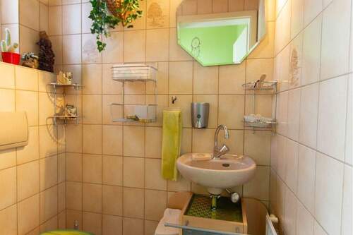 3. GästeWC - 4 Zimmer Reihenmittelhaus in Essen