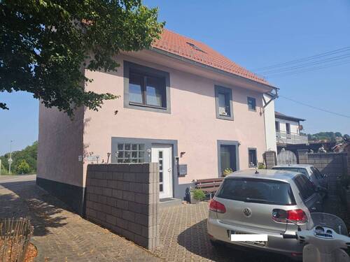 2 Häuser unterteilt in EG und OG Whg. - 6 Zimmer Mehrfamilienhaus, Wohnhaus zum Kaufen in Ottweiler