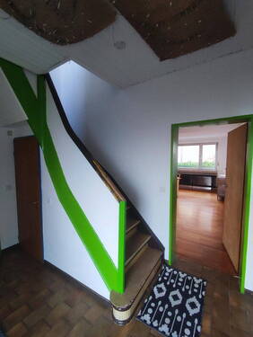Flur unten & Treppe - 