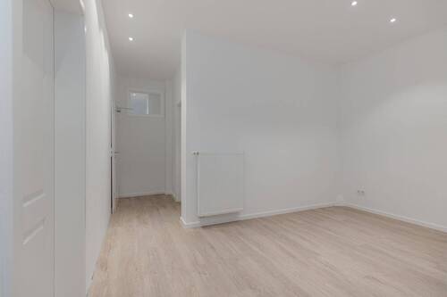Entrée mit Garderobe - 