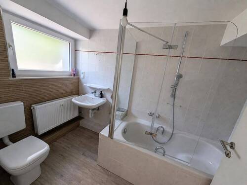UG Büro Badezimmer - 