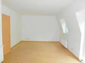 Wohnzimmer - Etagenwohnung mit 49,90 m&sup2; in Radebeul zur Miete
