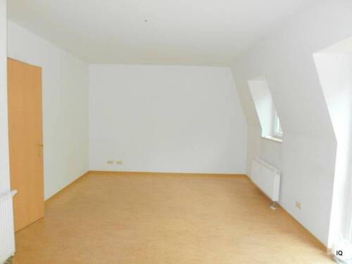 Wohnzimmer - Etagenwohnung mit 49,90 m&sup2; in Radebeul zur Miete