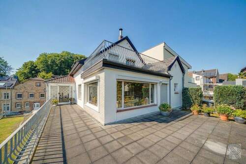 Hauseingang - Mehrfamilienhaus, Wohnhaus mit 188,00 m&sup2; in Stolberg (Rheinland) zum Kaufen