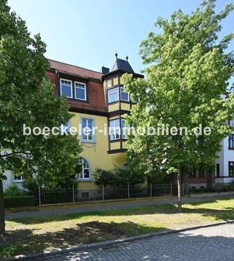 Bild 1 - Wohnen & Vermieten - 3 Familienhaus mit vielen Möglichkeiten Hier ist Platz für Familie & Investment