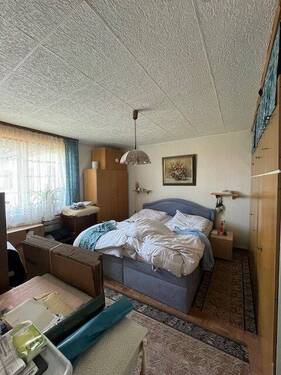 Schlafzimmer.jpeg - 3 Zimmer Etagenwohnung zum Kaufen in Halle (Saale)