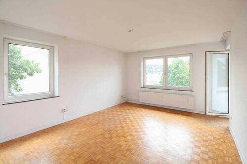 Wohzimmer - Provisionsfrei: Gepflegte, leerstehende 3-Zimmer-Wohnung in Eutin