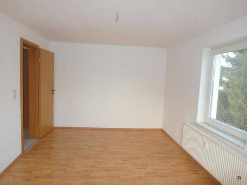 Wohnzimmer - 4 Zimmer Etagenwohnung in Röderau-Bobersen