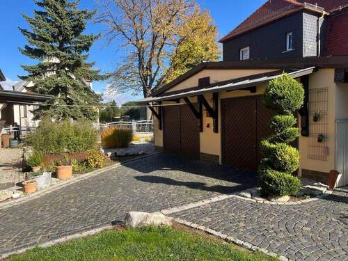 Garagen - 7 Zimmer Einfamilienhaus in Buttstädt