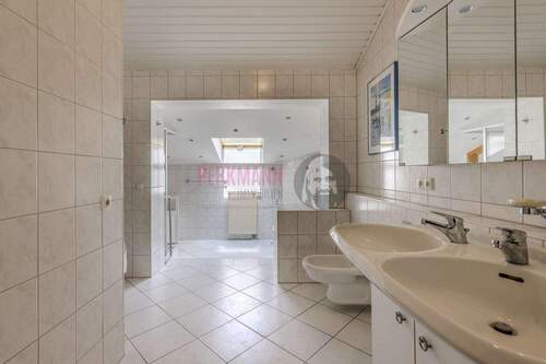 Badezimmer im Obergeschoss - 