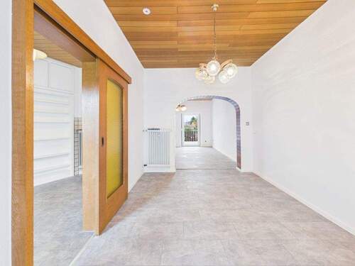 Essen mit Blick in Wohnen - 4 Zimmer Einfamilienhaus zum Kaufen in Riegelsberg