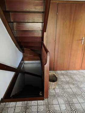 Abgang ins Kellergeschoss - 