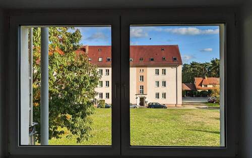 Blick aus dem Fenster - 2-Zimmer-Wohnung mit Balkon - 260,00&nbsp;EUR Kaltmiete, ca.&nbsp; 48,10&nbsp;m&sup2;&nbsp;Wohnfl&auml;che