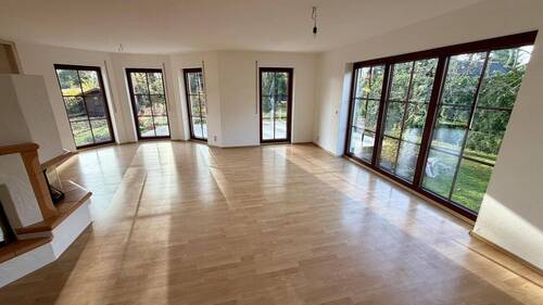 Wohnzimmer im Erdgeschoss - 