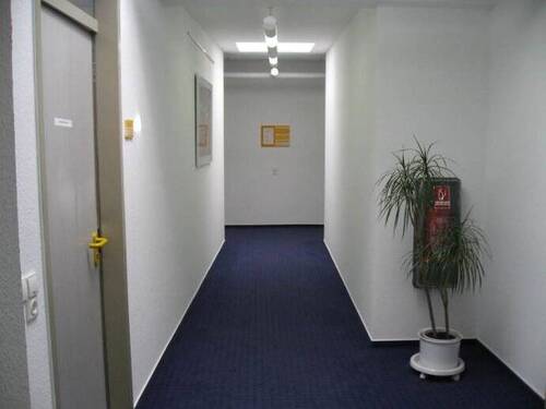 Öffentlicher Bereich im DG - 2 Zimmer Büro zur Miete in Berlin