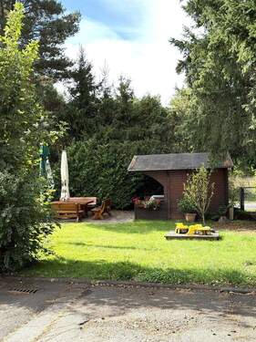 Freisitz mit kleiner Spielecke - 