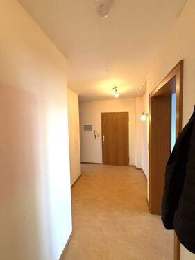Flur - Etagenwohnung mit 87,60 m² in Marburg zum Kaufen