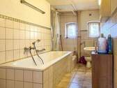 Bad der 7-Raum-Wohnung - 